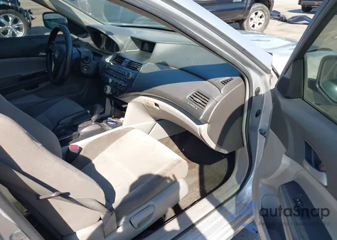 2008 Honda Accord 2.4 Lx z USA, uszkodzony, nr VIN 1HGCP26358A031130